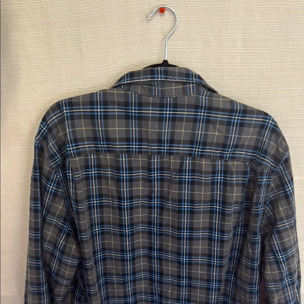 Blue and Black Casual Button Down Shirt with Soft Flannel Fabric - Picture 3 of 3